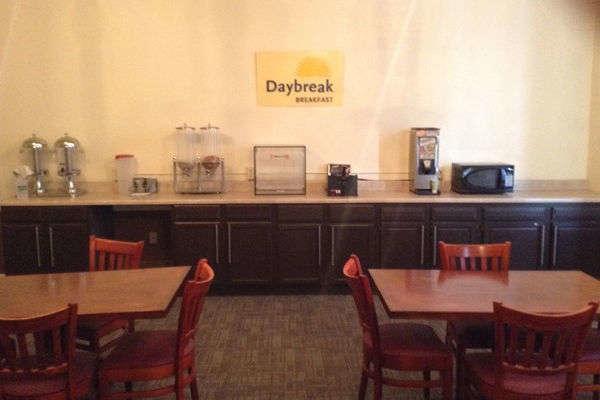 Days Inn Клиърфийлд Екстериор снимка