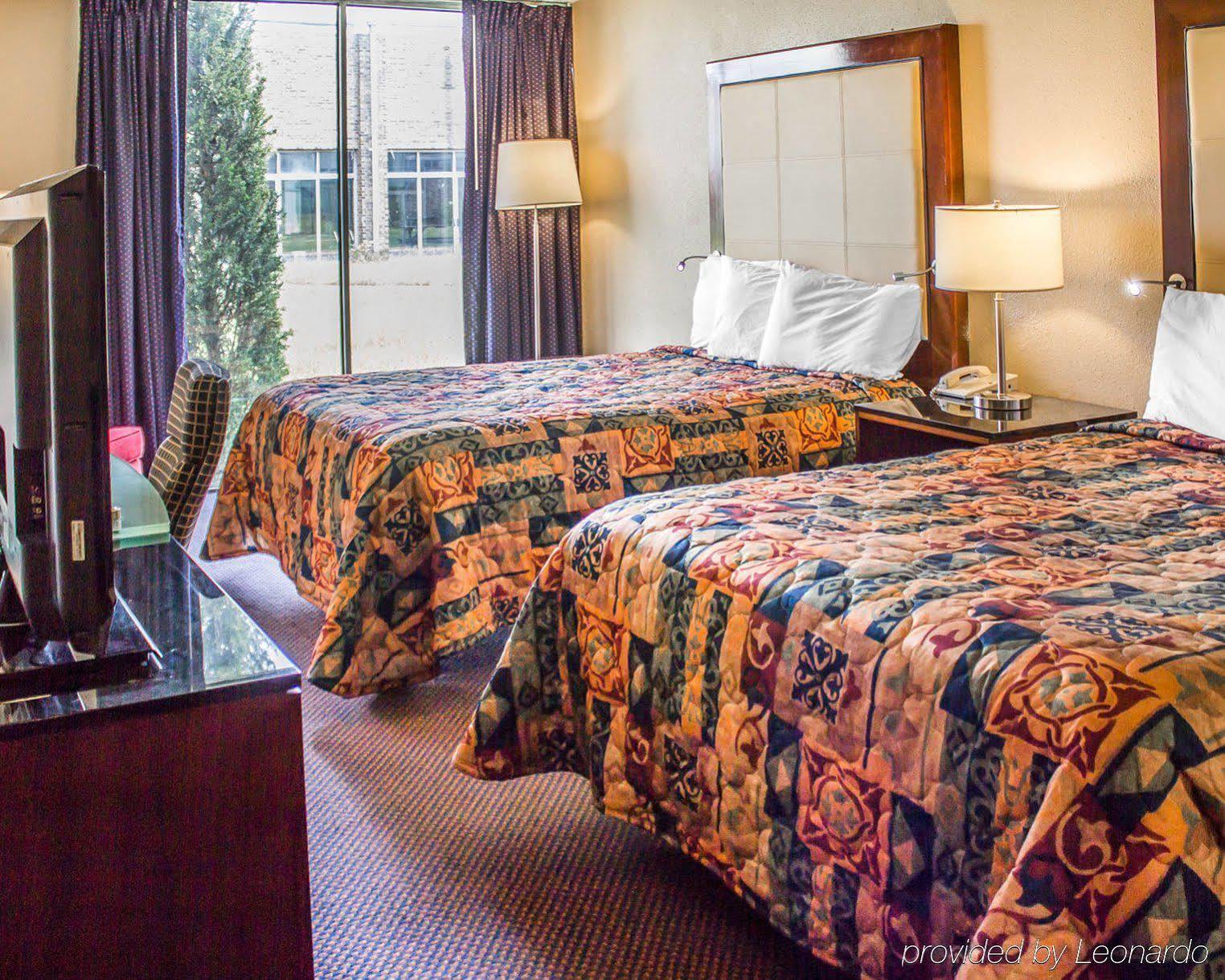Days Inn Клиърфийлд Екстериор снимка